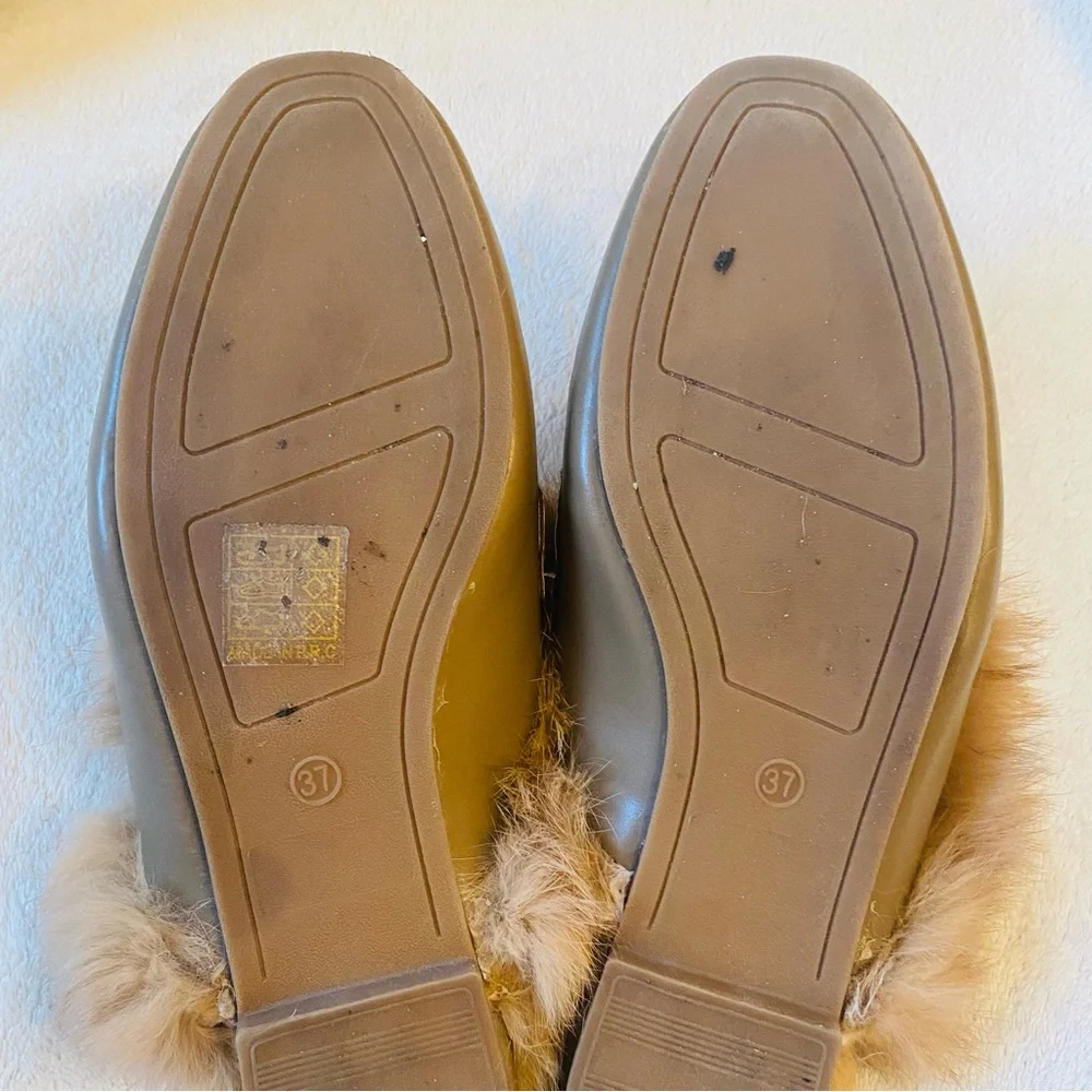 Tan rabbit fur loafer mules rose gold buckle vegan leather rubber soles Sz 37